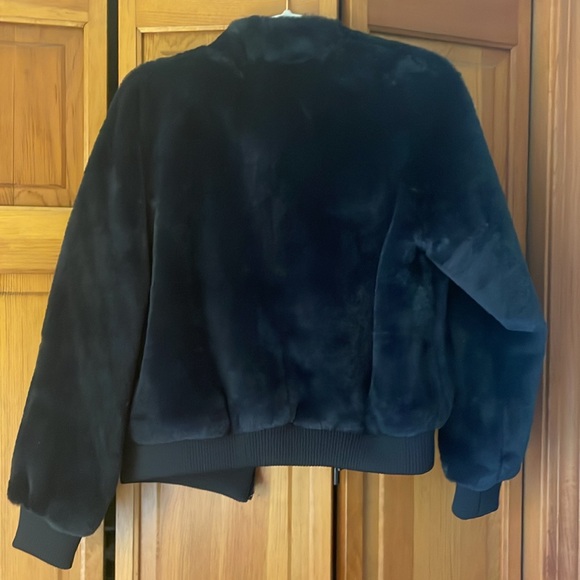 Blue Banana Republic Cropped Bomber Style Jacket perfect for the fall! - Picture 4 of 6